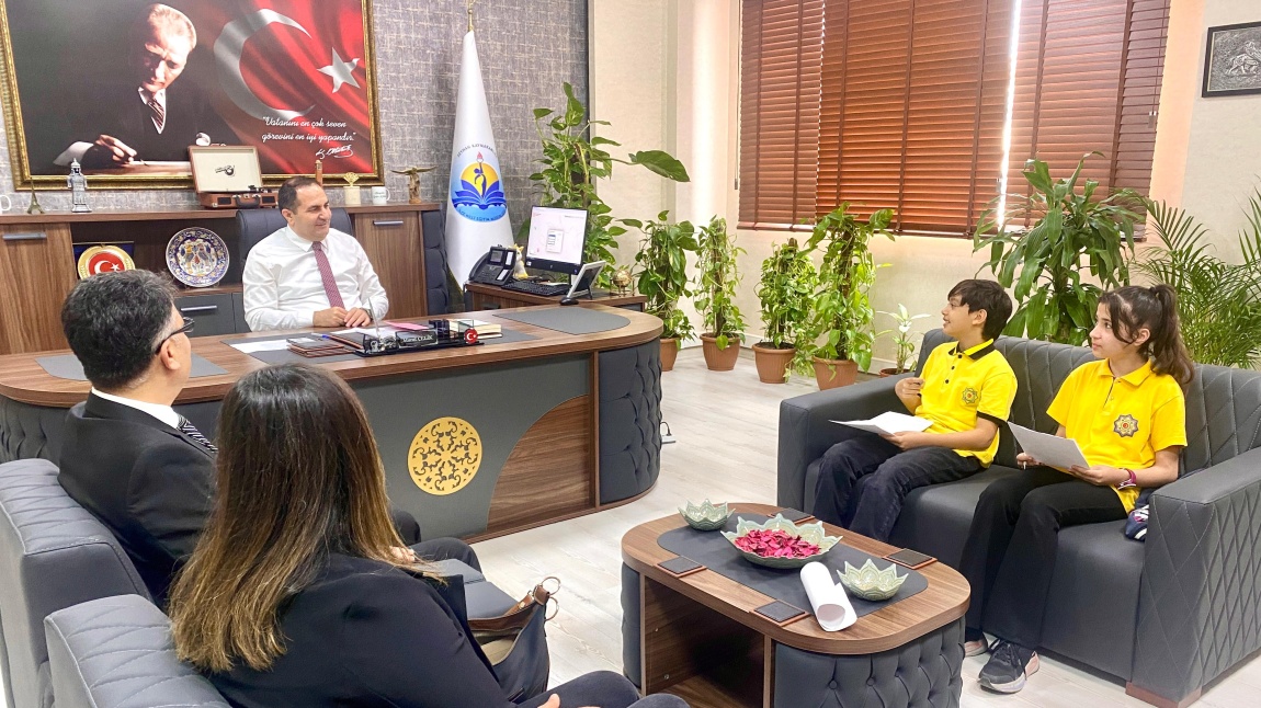SEYHAN İLÇE MİLLİ EĞİTİM MÜDÜRÜMÜZ SAYIN MURAT ÇELİK İLE OKUL DERGİMİZ İÇİN RÖPORTAJ YAPTIK